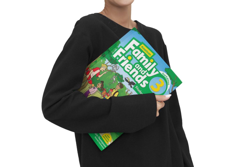 کتاب زبان family and friends 3 و کتاب زبان انگلیسی family and friends 3 و آموزش زبان انگلیسی کتاب family and friends 3 و خرید و قیمت کتاب family and friends 3 - تقویت زبان انگلیسی فرزندتان با کتاب Family and Friends 3